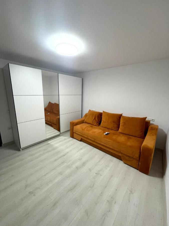 Casa Dan Apartment Бузау Екстериор снимка